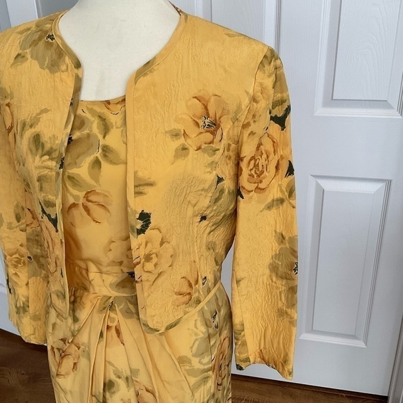 Louis Feraud Yellow Floral Blazer and Dress Set - Picture 7 of 15